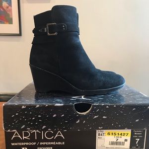 Black suede waterproof warm winter booties Artica